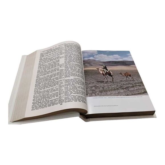 Holy Bible Family Heritage World Bible Publishers Large White Presentation KJV‎ - Picture 9 of 9